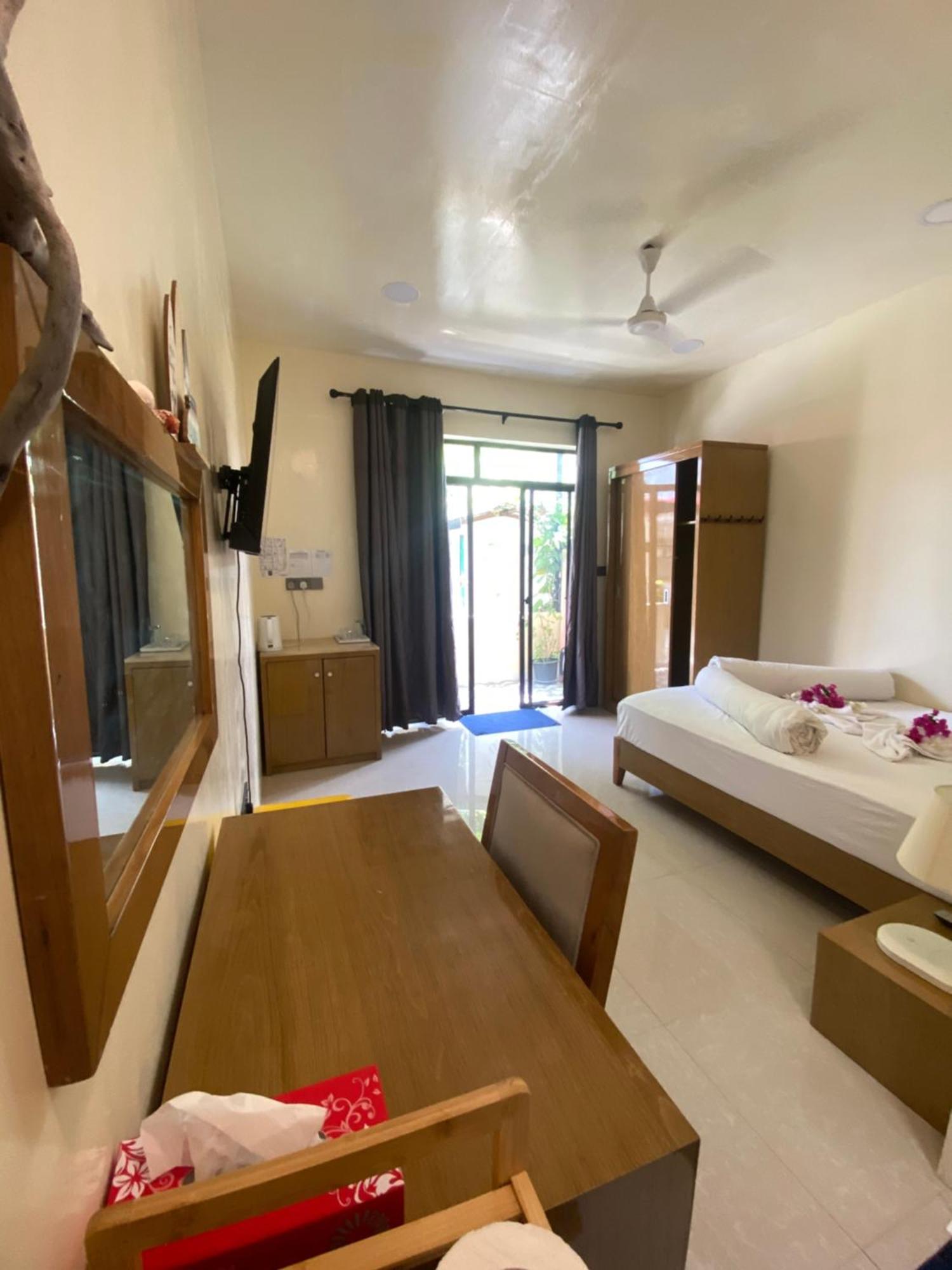 Maavaharu Guest House Himmafushi Extérieur photo